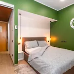 Enjoy Room- Appartamento Con Parcheggio Gratuito E Colazione Deliziosa !